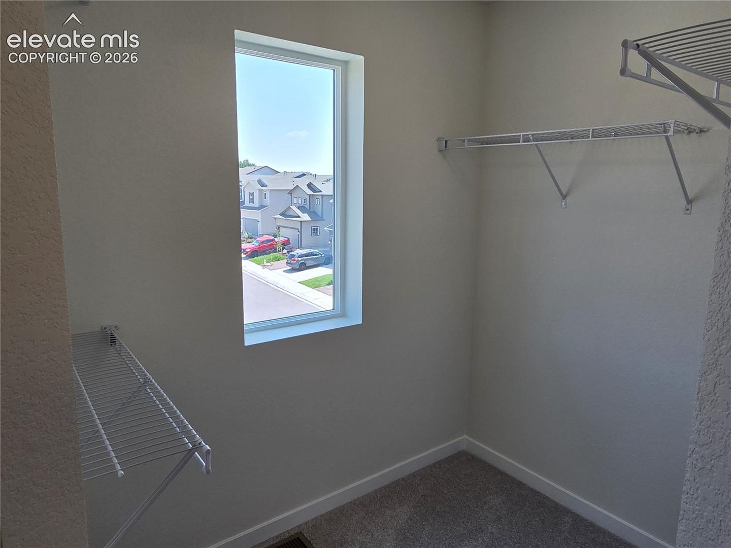 Listing photo 12 for 4512 Hawk Haven View