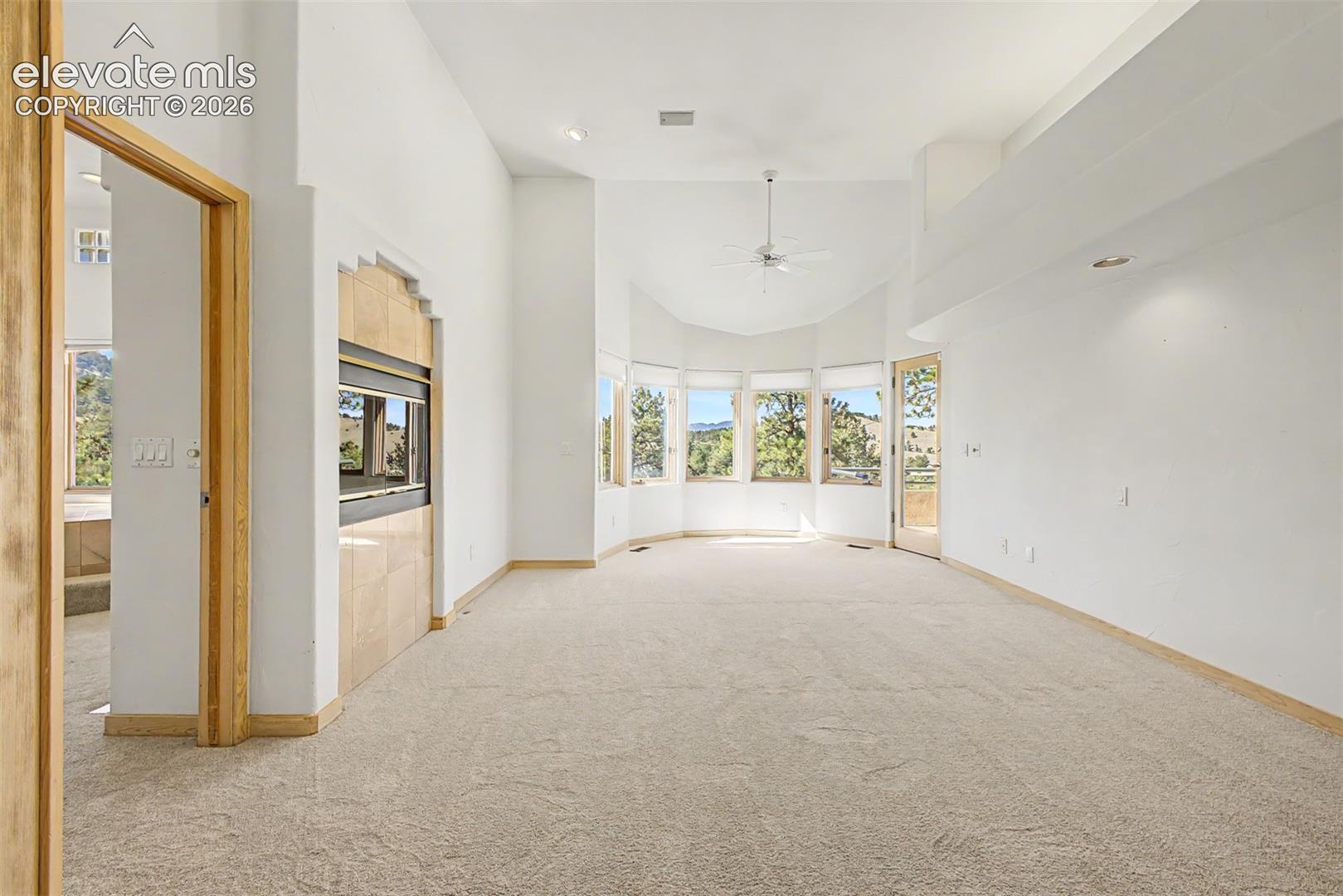 Listing photo 23 for 935 Castle Ridge Road
