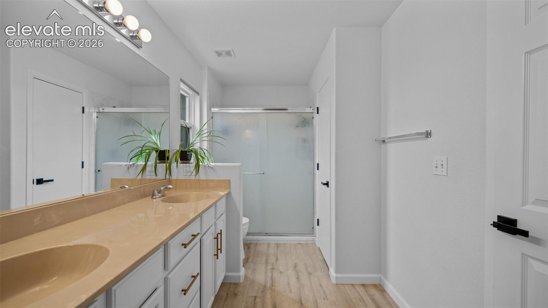 Listing photo 25 for 11854 Turney Road