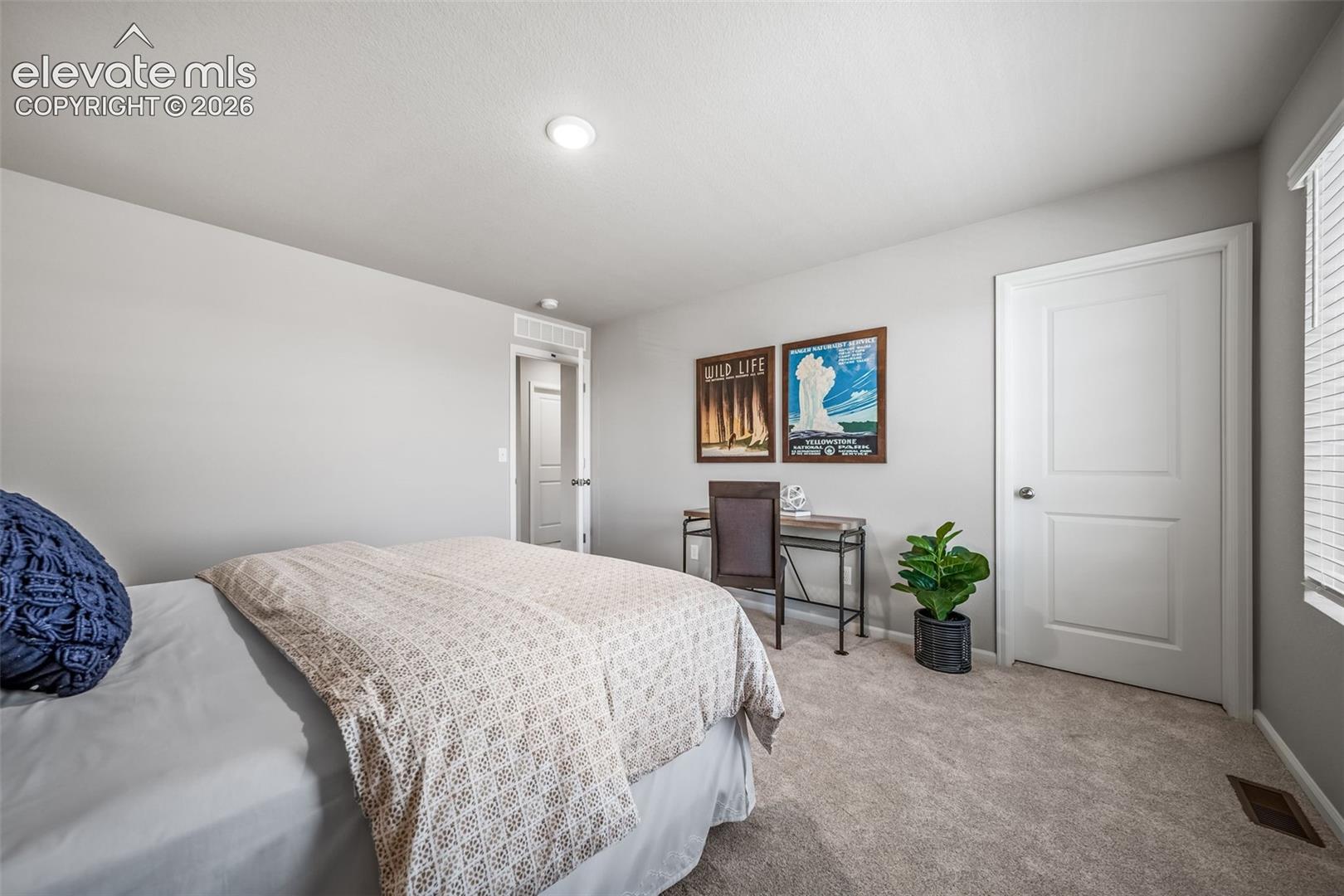 Listing photo 6 for 4867 Truscott Road