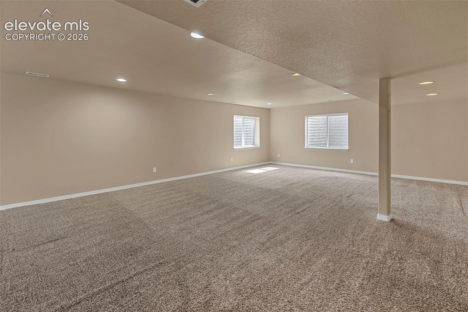 Listing photo 24 for 7794 Landover Lane
