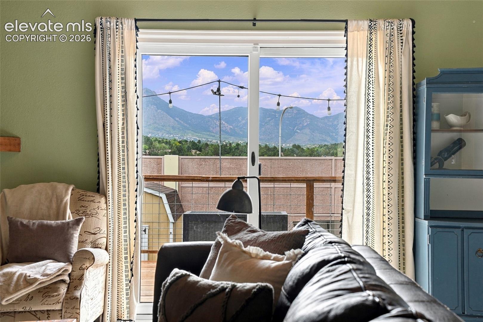 Listing photo 10 for 6326 Pulpit Rock Drive