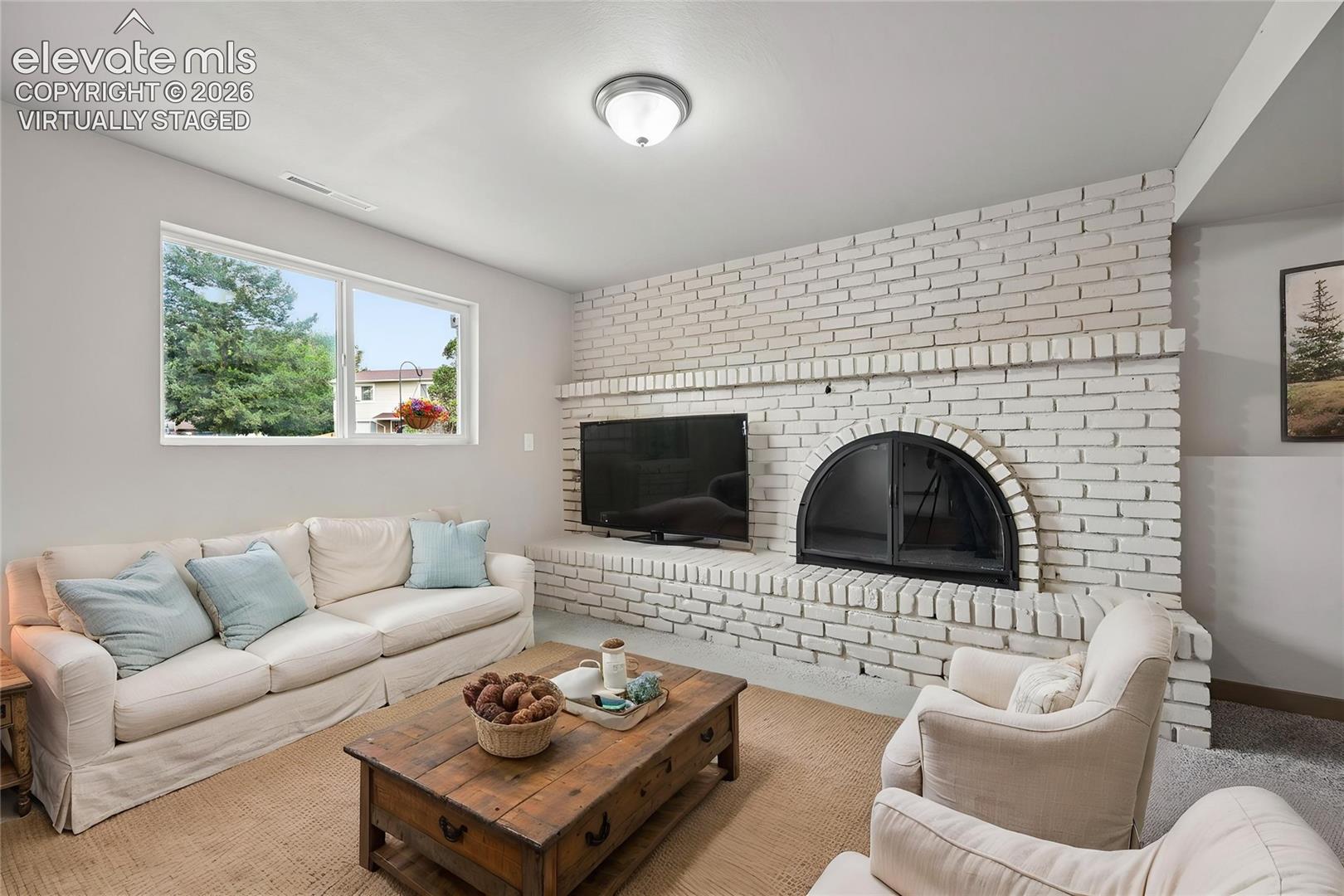 Listing photo 11 for 5015 Bonita Way