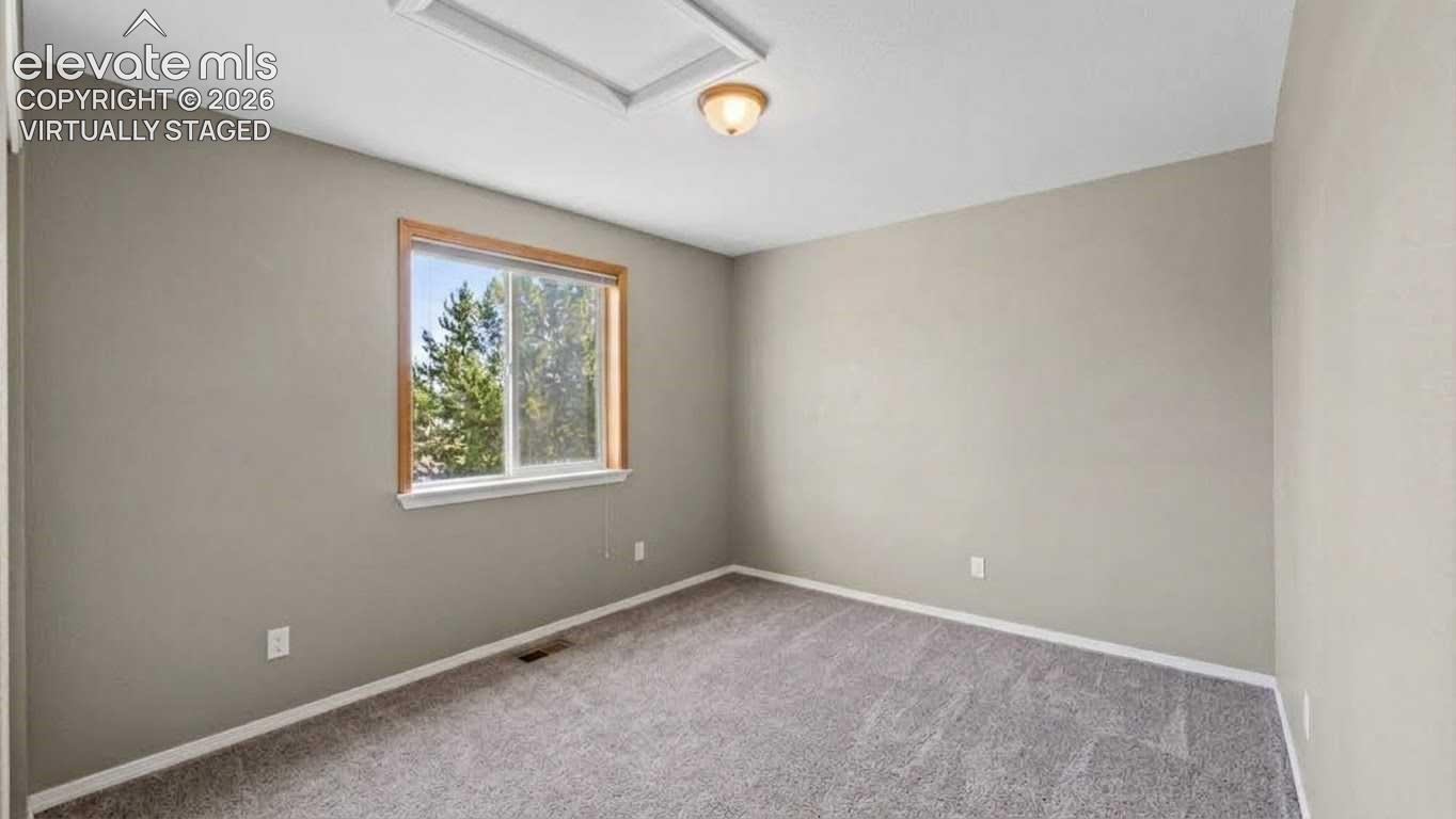 Listing photo 23 for 6544 Cabana Circle