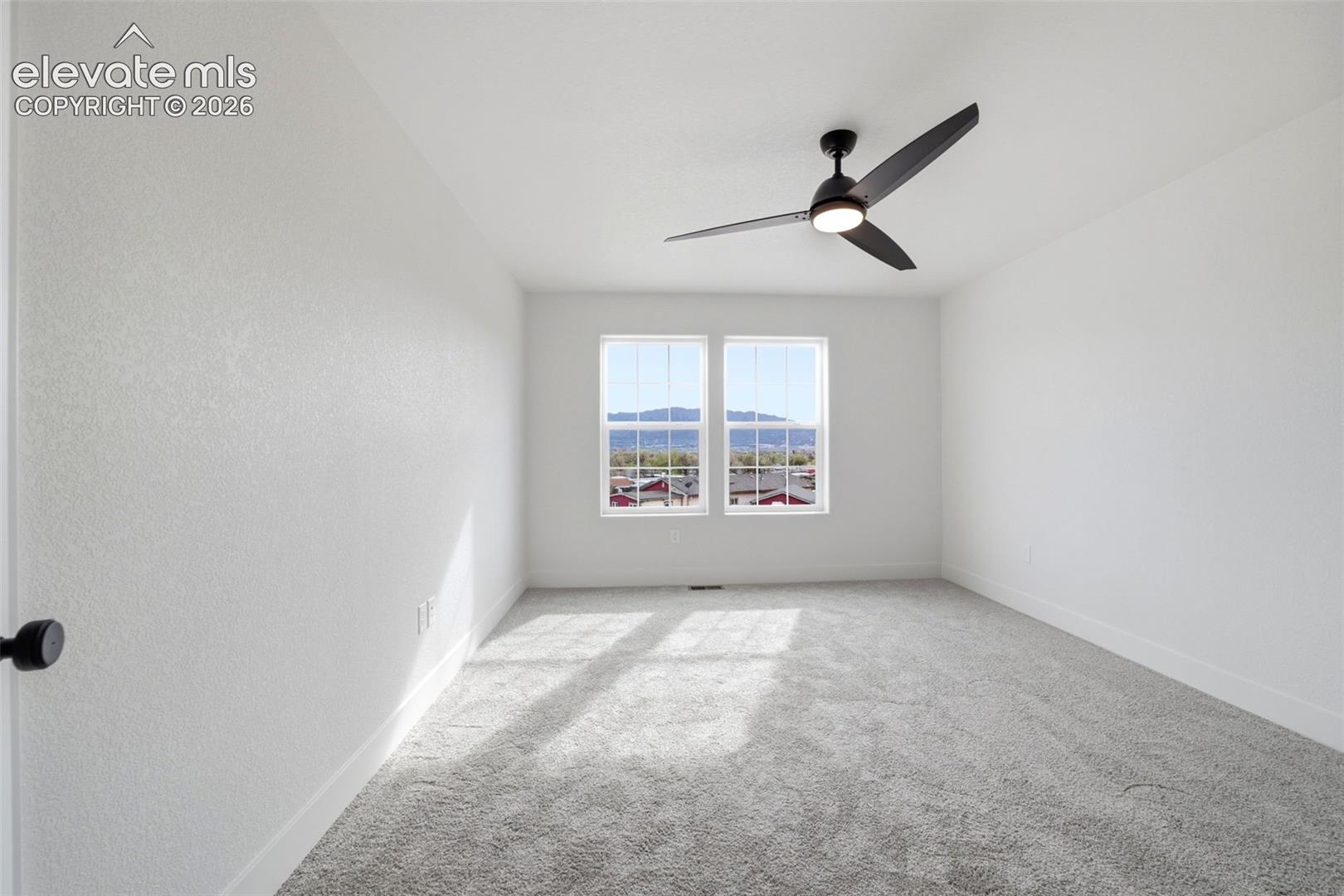 Listing photo 10 for 830 Keystone Loop