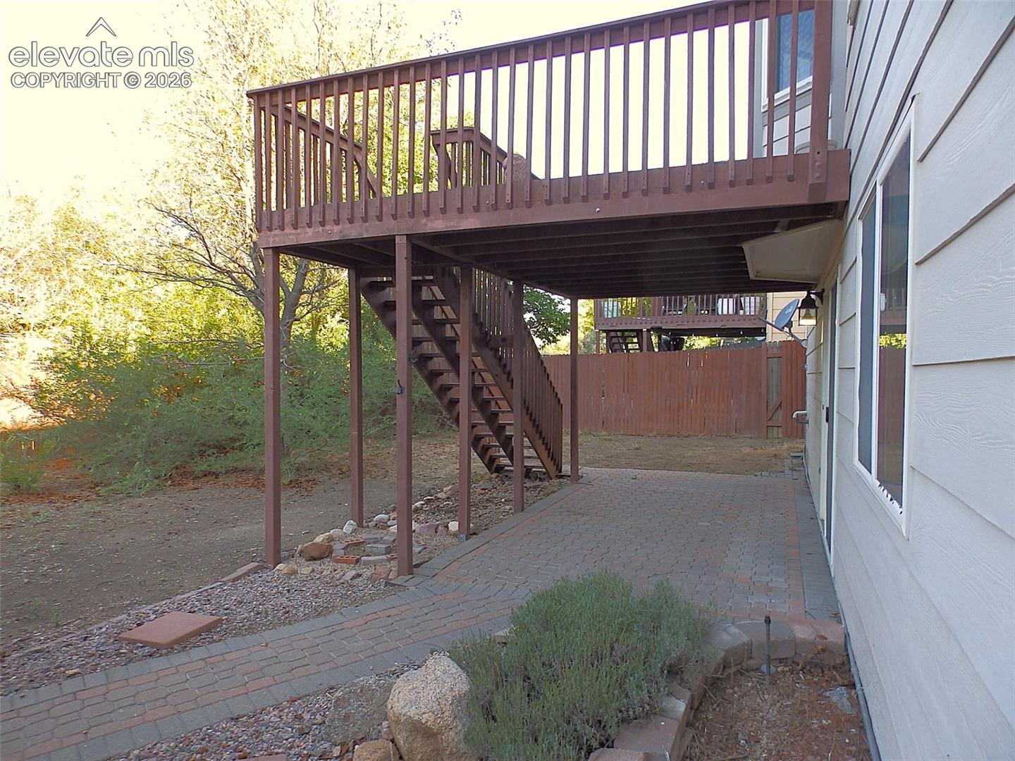 Listing photo 18 for 803 Ridgebury Place