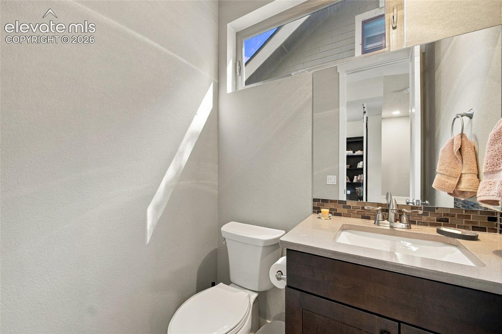 Listing photo 5 for 1317 W Colorado Avenue