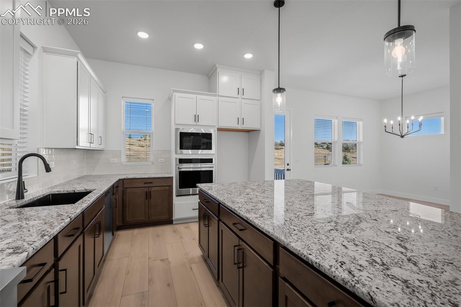 Listing photo 17 for 4684 Peak Crest View