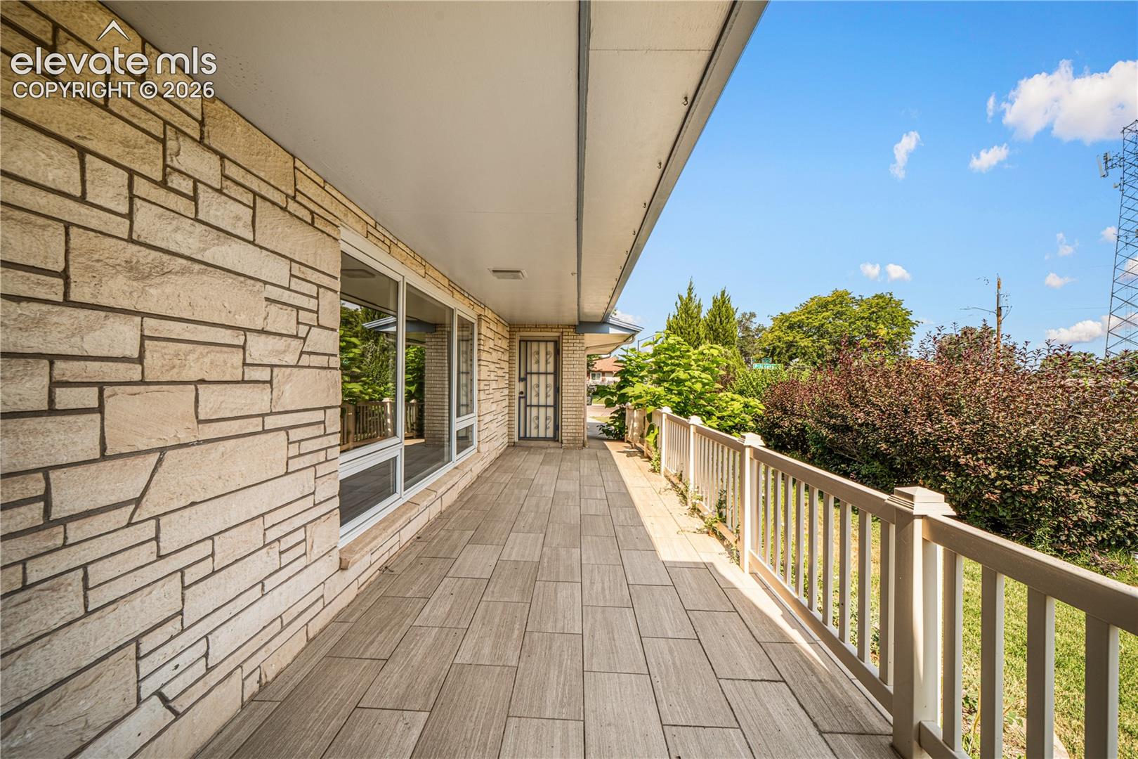 Listing photo 4 for 3514 St Clair Avenue