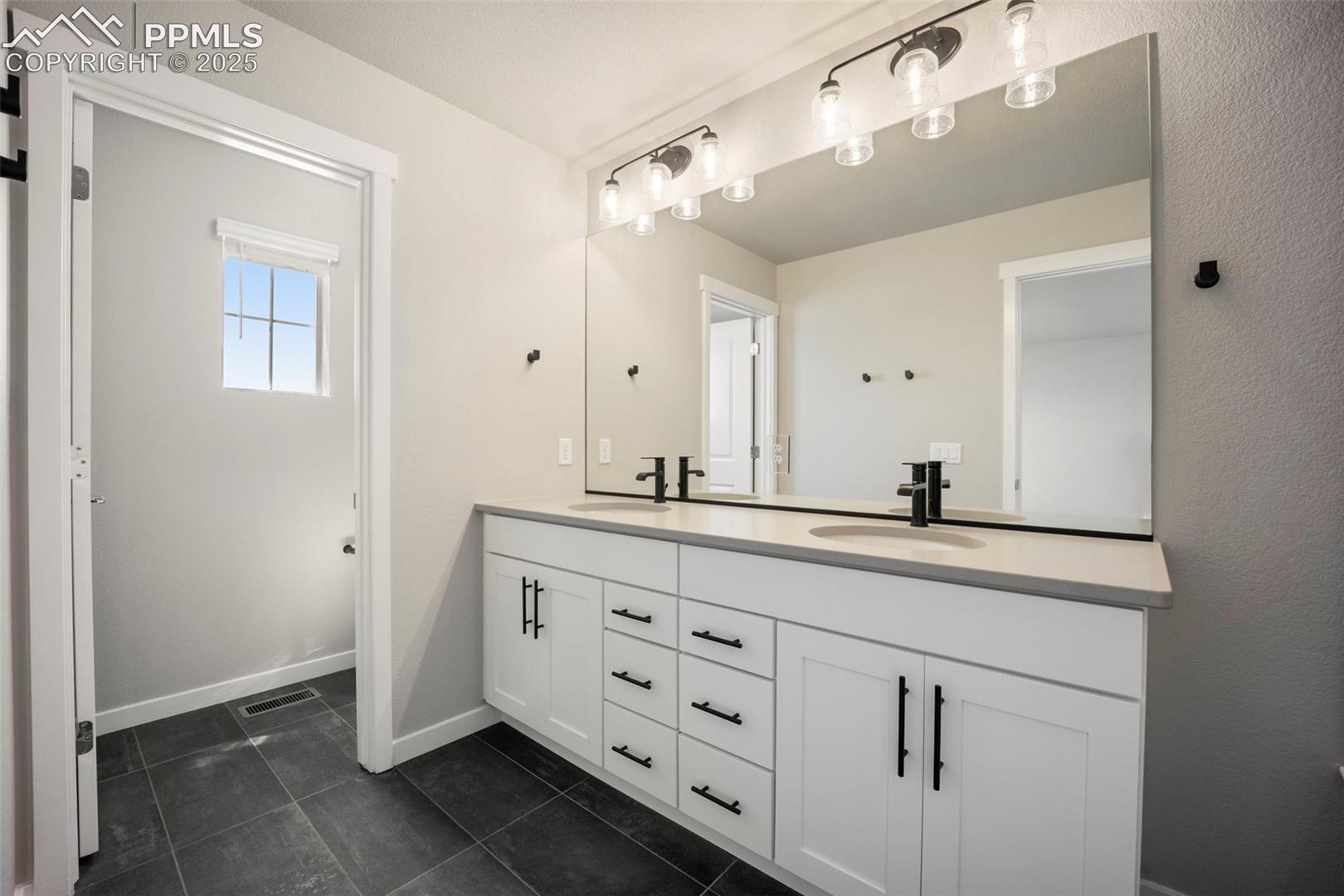 9258 Kurie Mine Lane, photo 22