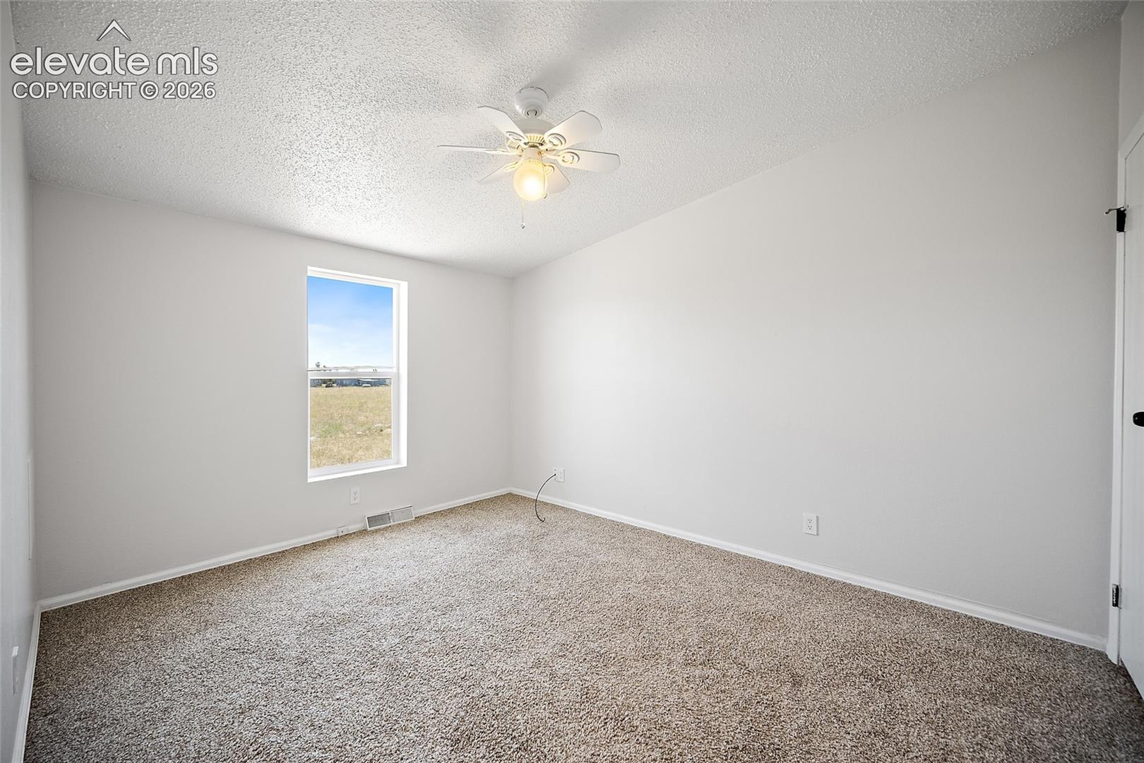 Listing photo 34 for 1385 Antelope Drive