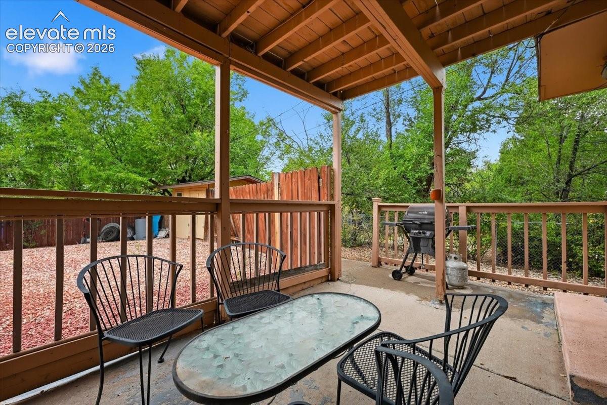 Listing photo 32 for 724-726 Pioneer Lane