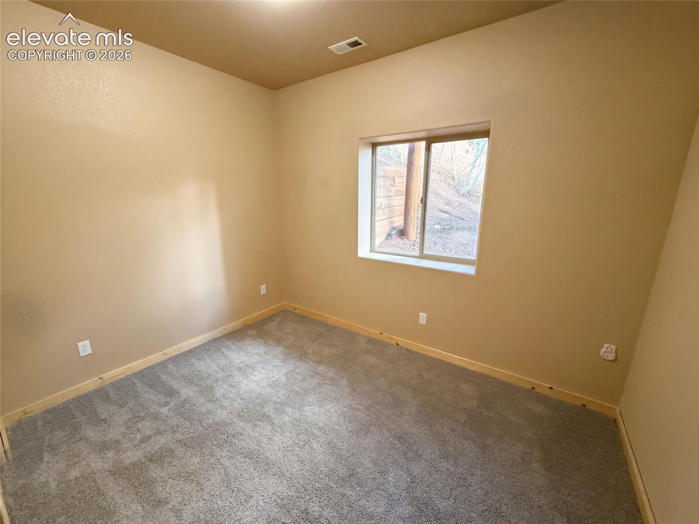 Listing photo 14 for 1920 Pikes Peak Drive