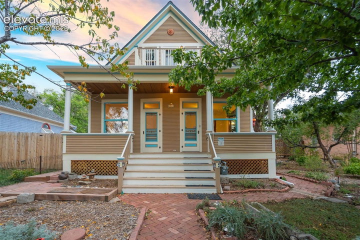 2022 Armstrong Avenue — listing photo