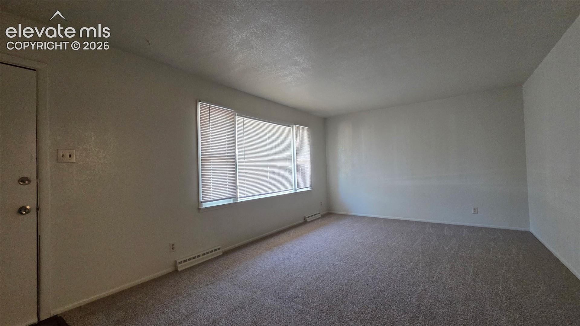 Listing photo 2 for 26 Caledonia Road