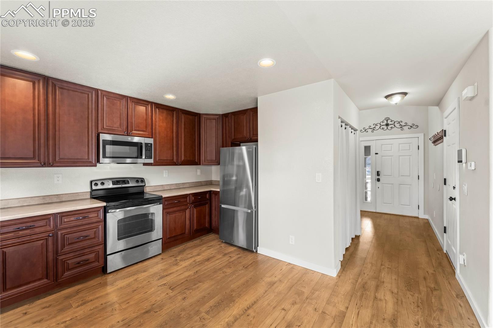 Listing photo 8 for 11508 Black Maple Lane
