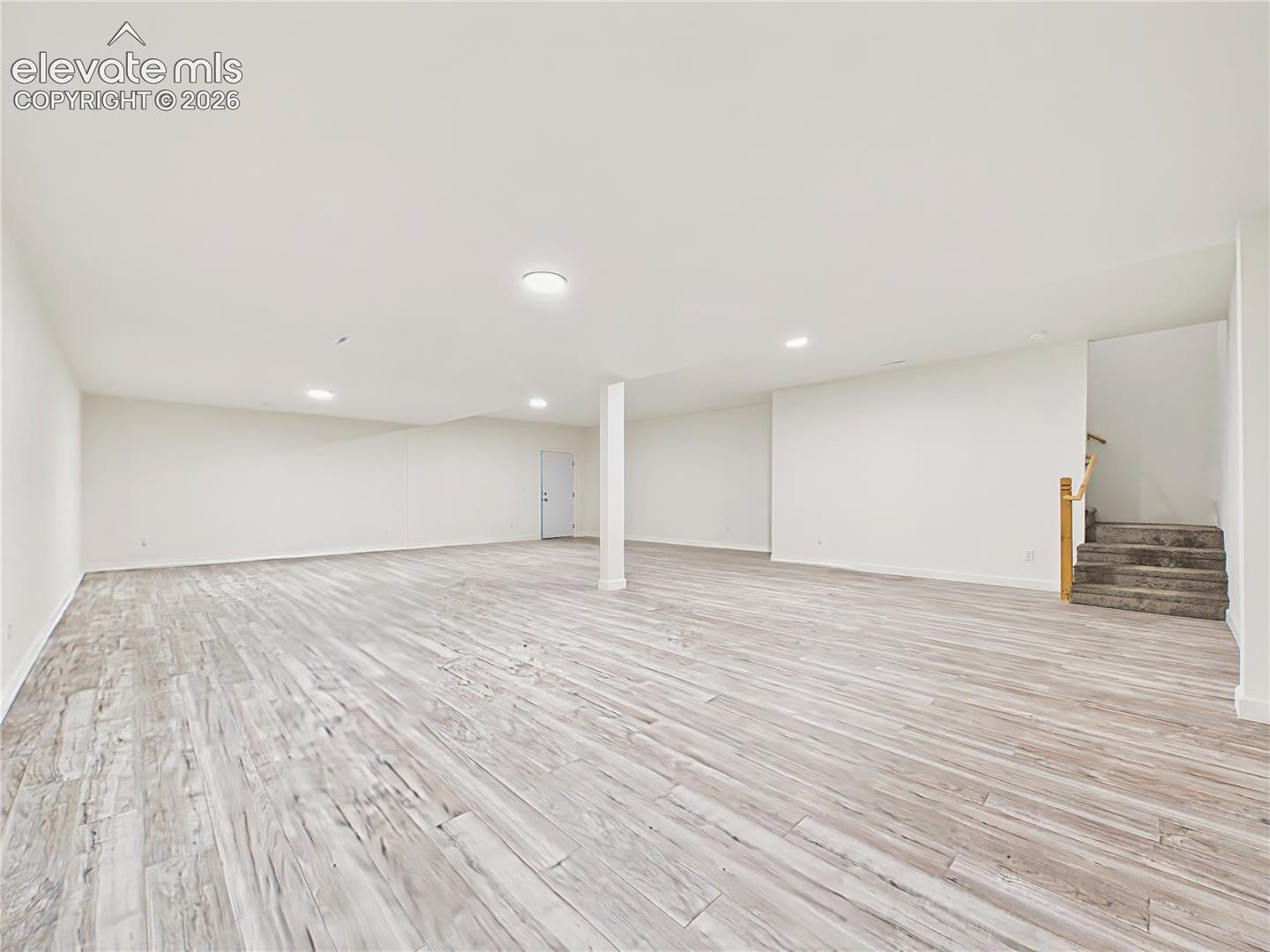 Listing photo 46 for 893 S Greenway Avenue