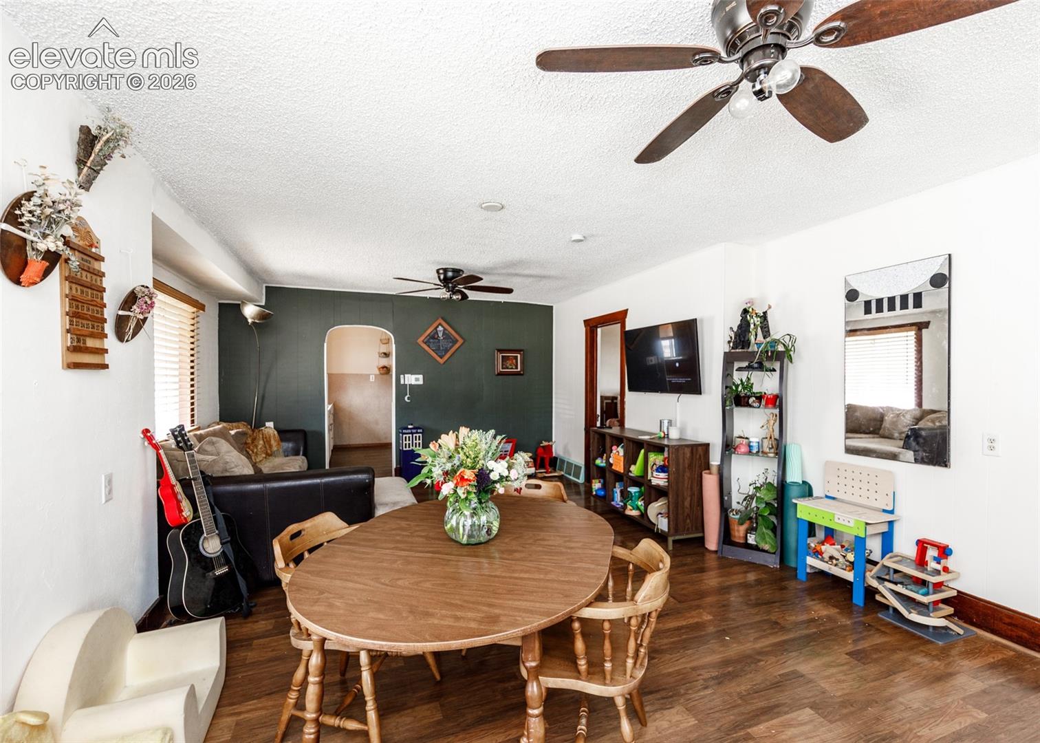 Listing photo 9 for 2035 Pine Street