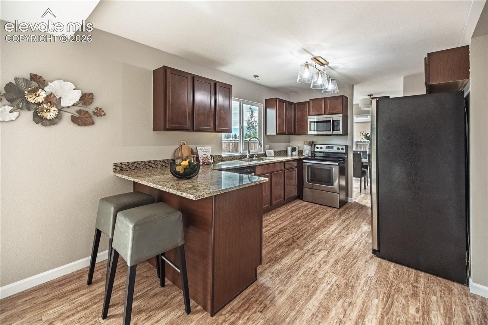 Listing photo 15 for 4325 Ramblewood Drive