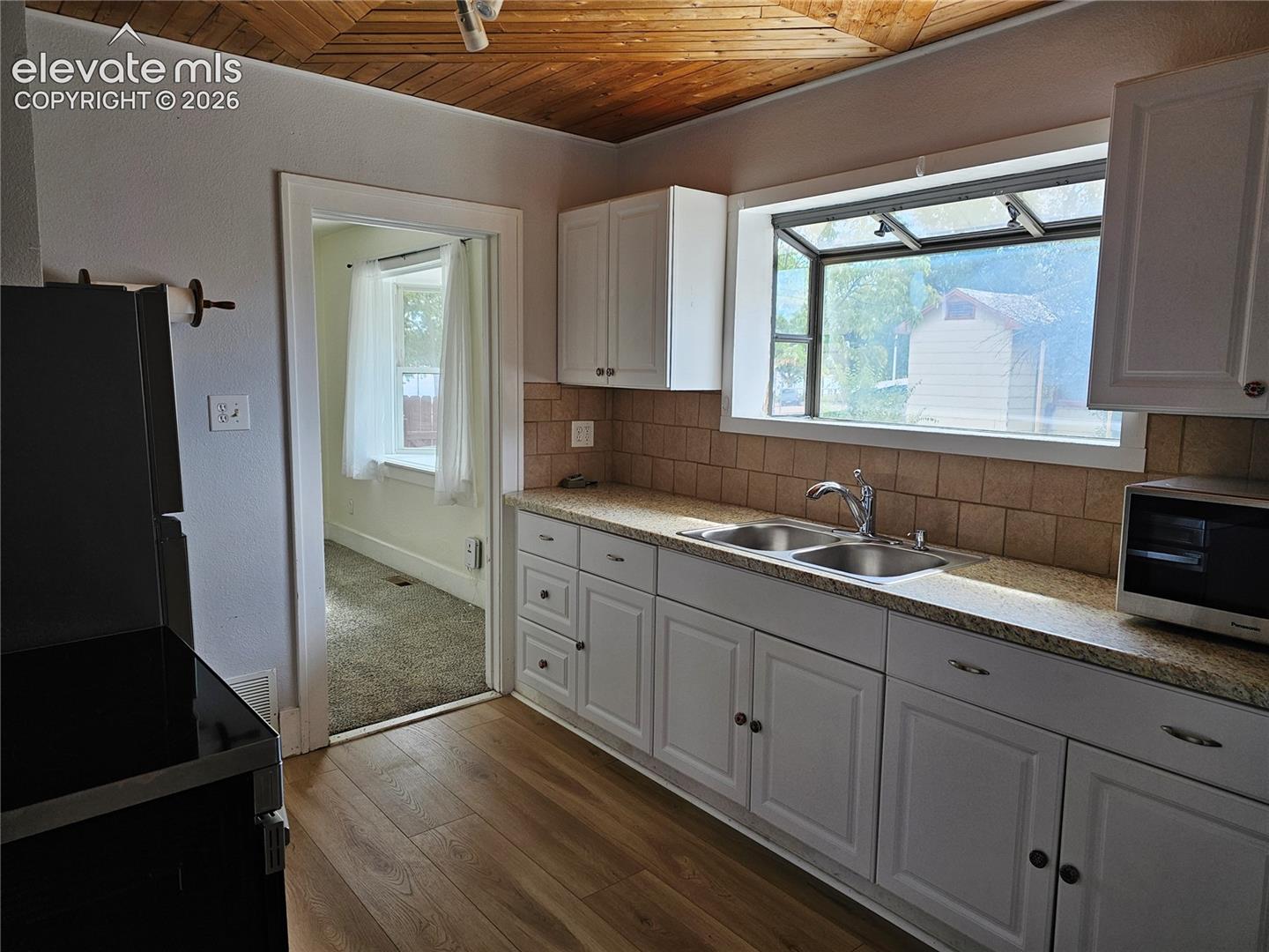 626 Prospect Lake Drive, photo 9