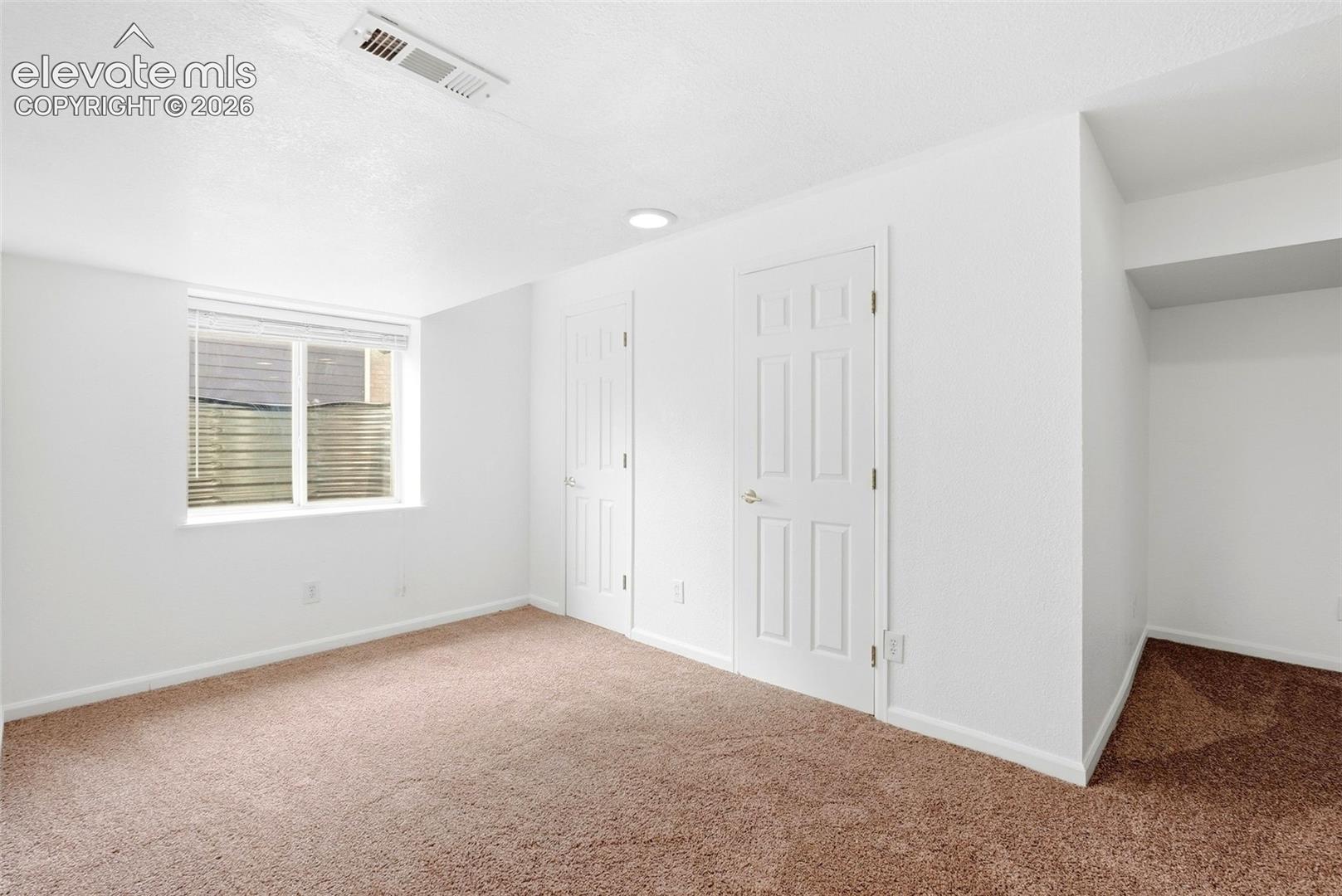 Listing photo 24 for 8931 Oakmont Road