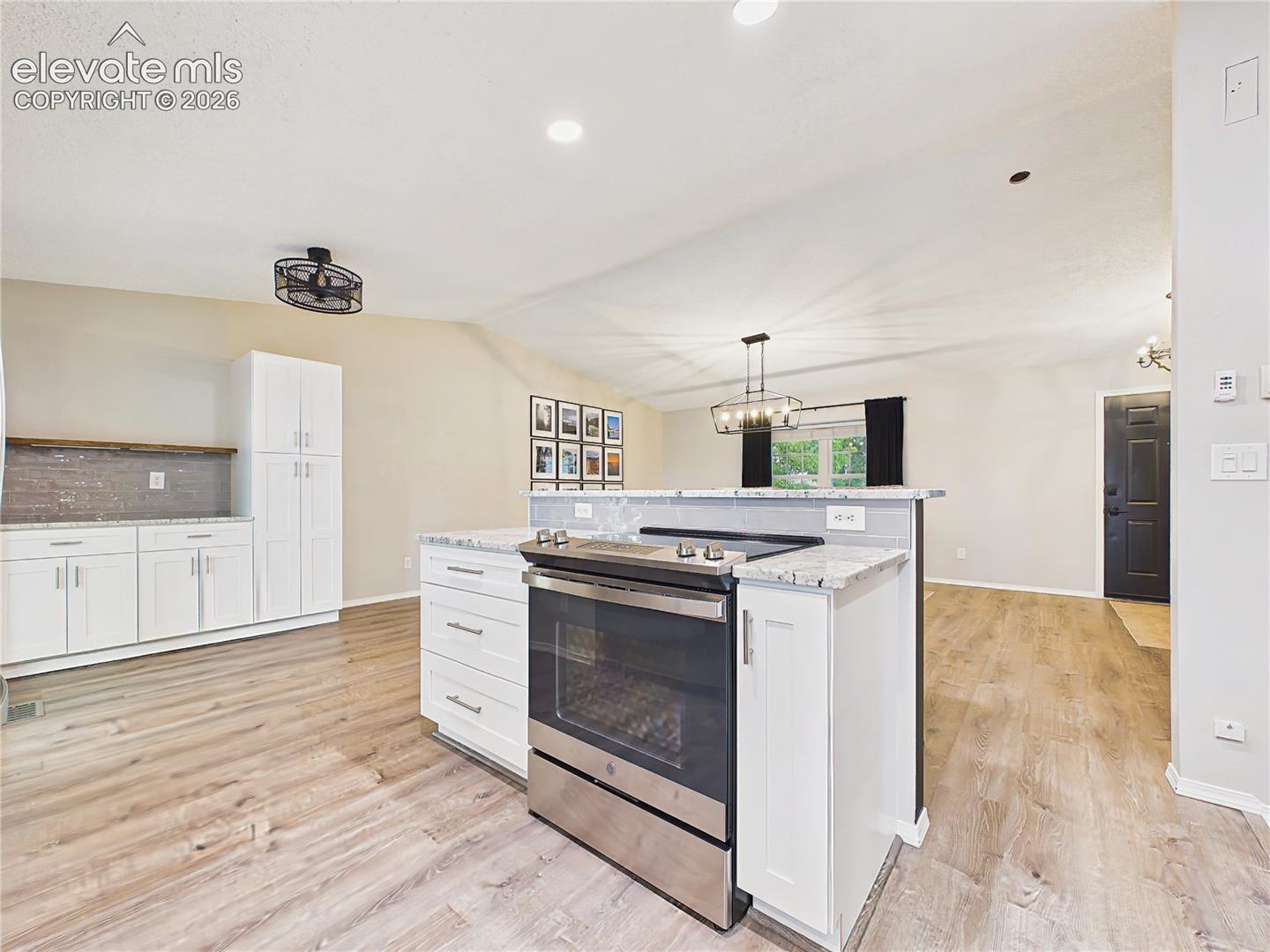 Listing photo 11 for 8252 Brigantine Drive