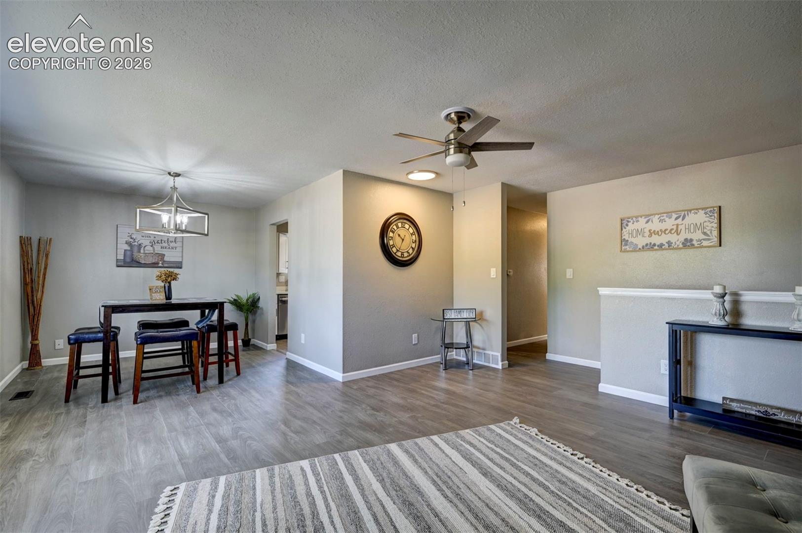 Listing photo 14 for 7443 Franconia Drive