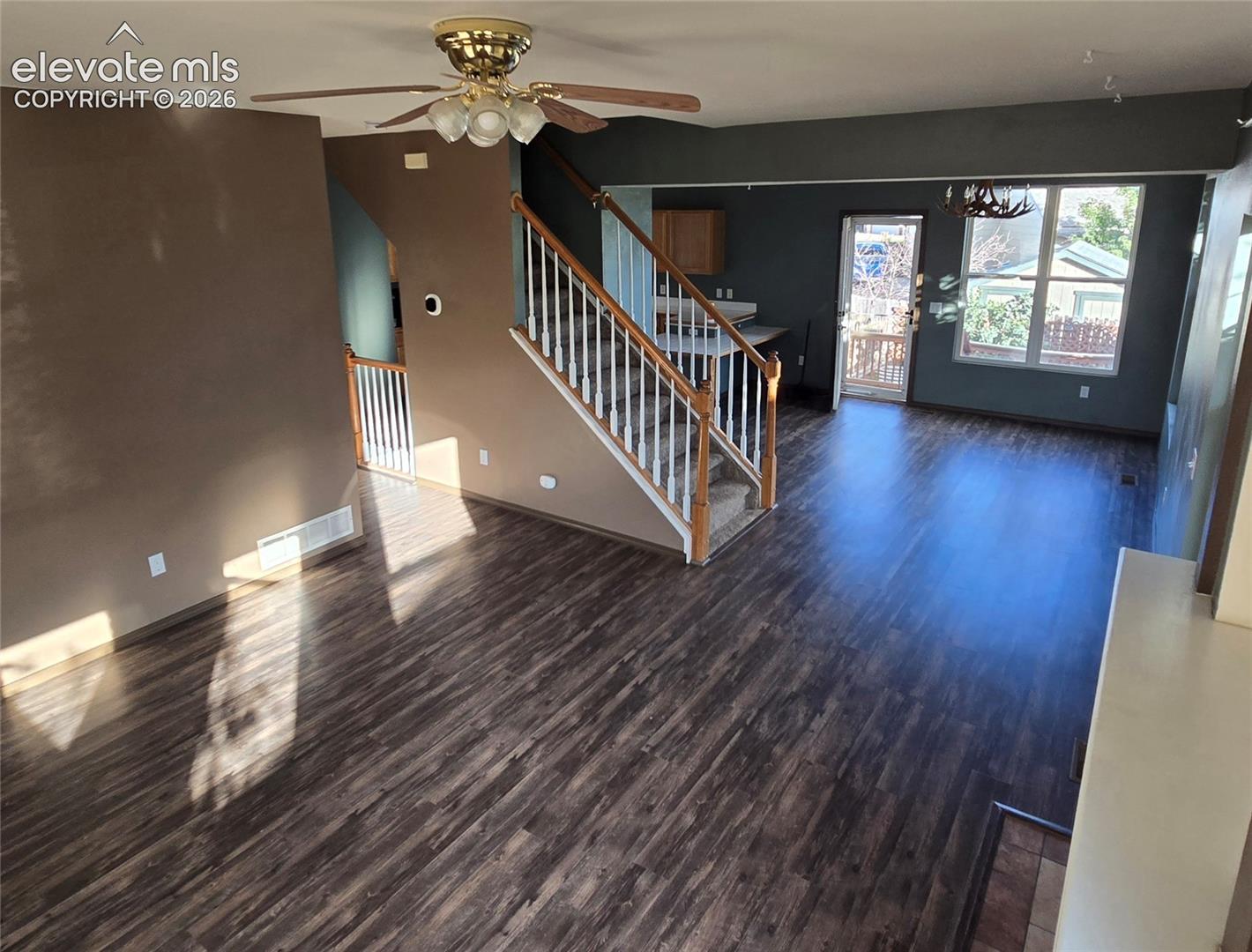 Listing photo 10 for 8059 Oliver Road