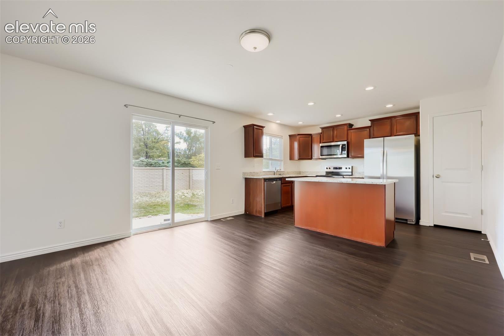 Listing photo 3 for 2496 Sierra Springs Drive