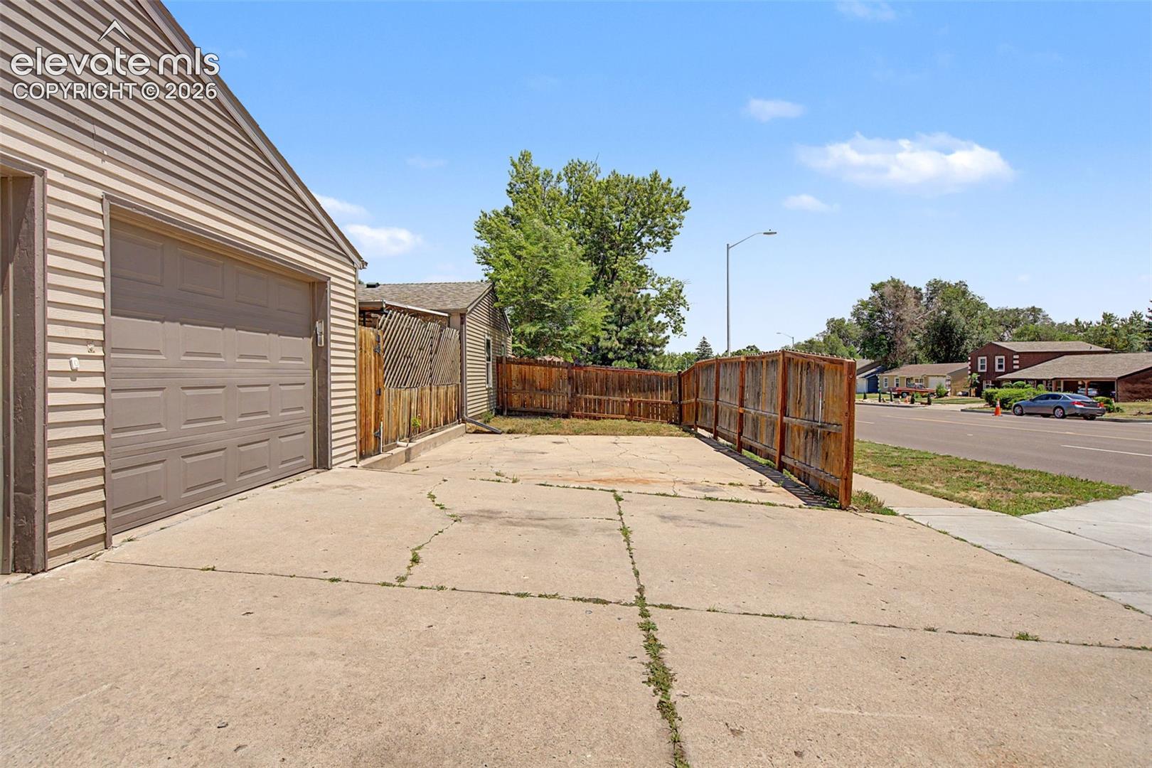 Listing photo 40 for 2 Arlen Street