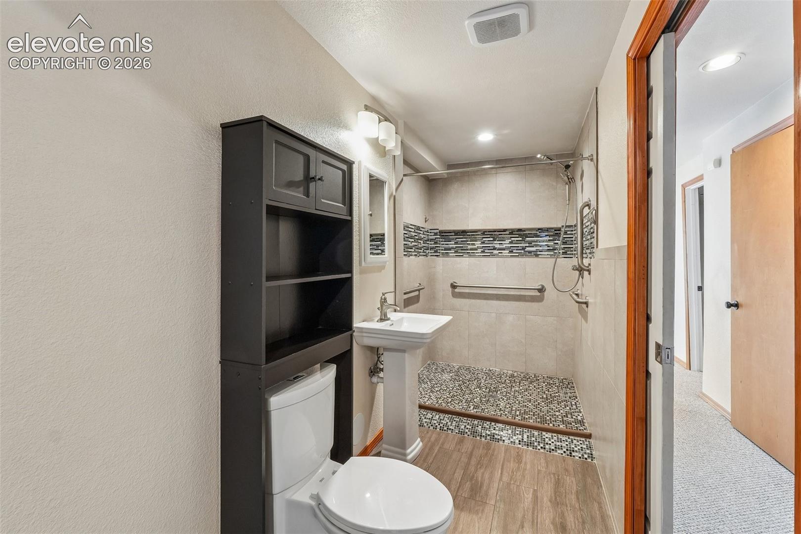 Listing photo 25 for 6065 Fescue Drive