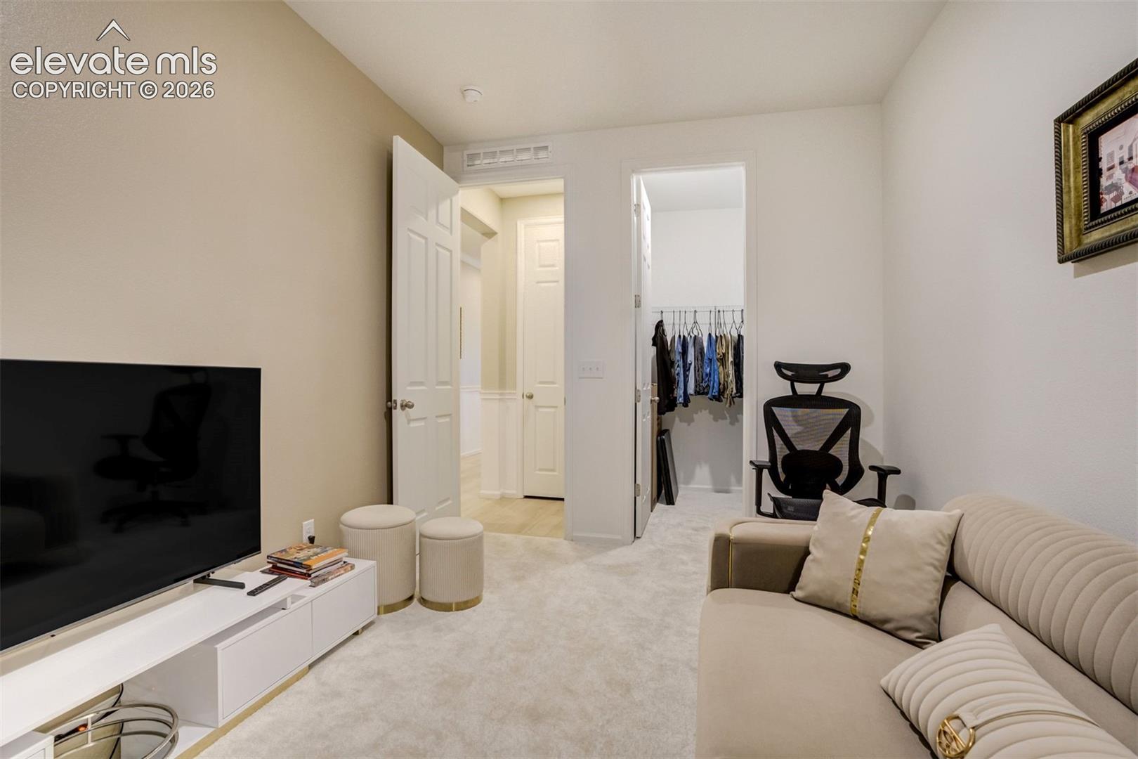 5689 Mammoth Lane, photo 21