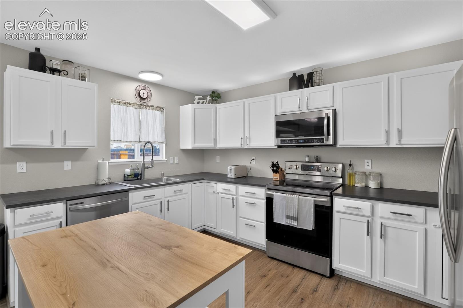Listing photo 9 for 11216 Berry Farm Road