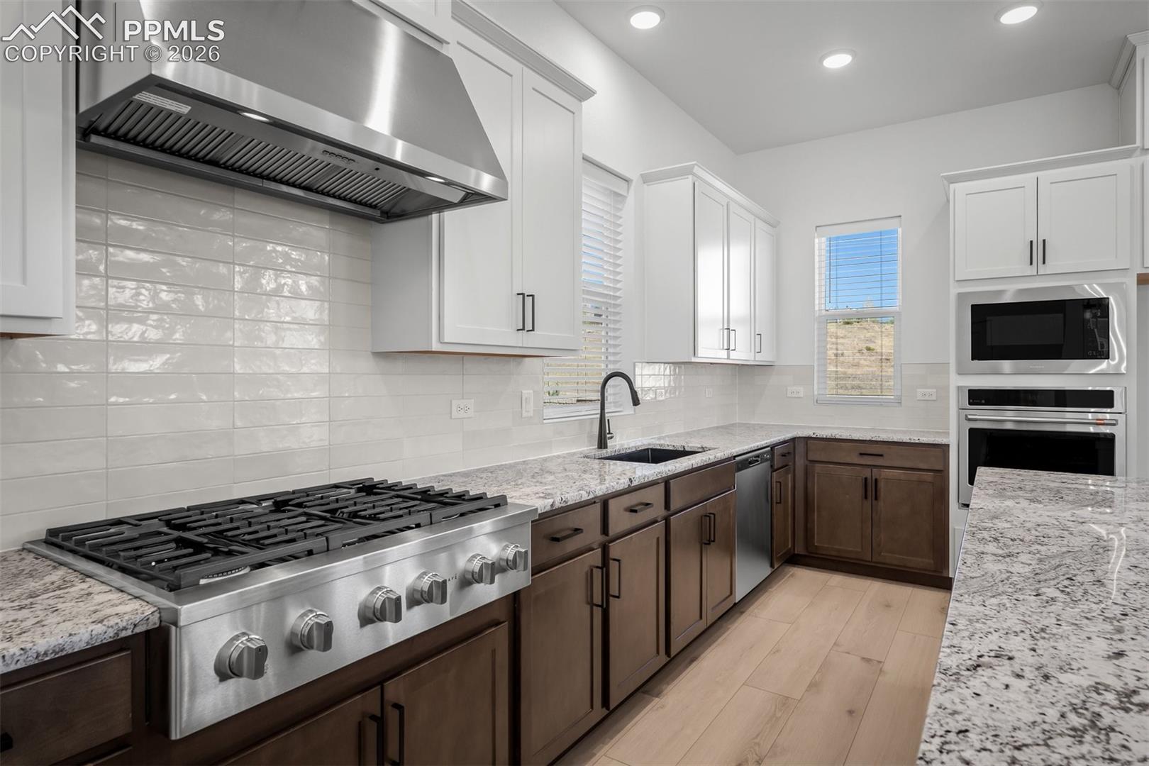 Listing photo 13 for 4684 Peak Crest View