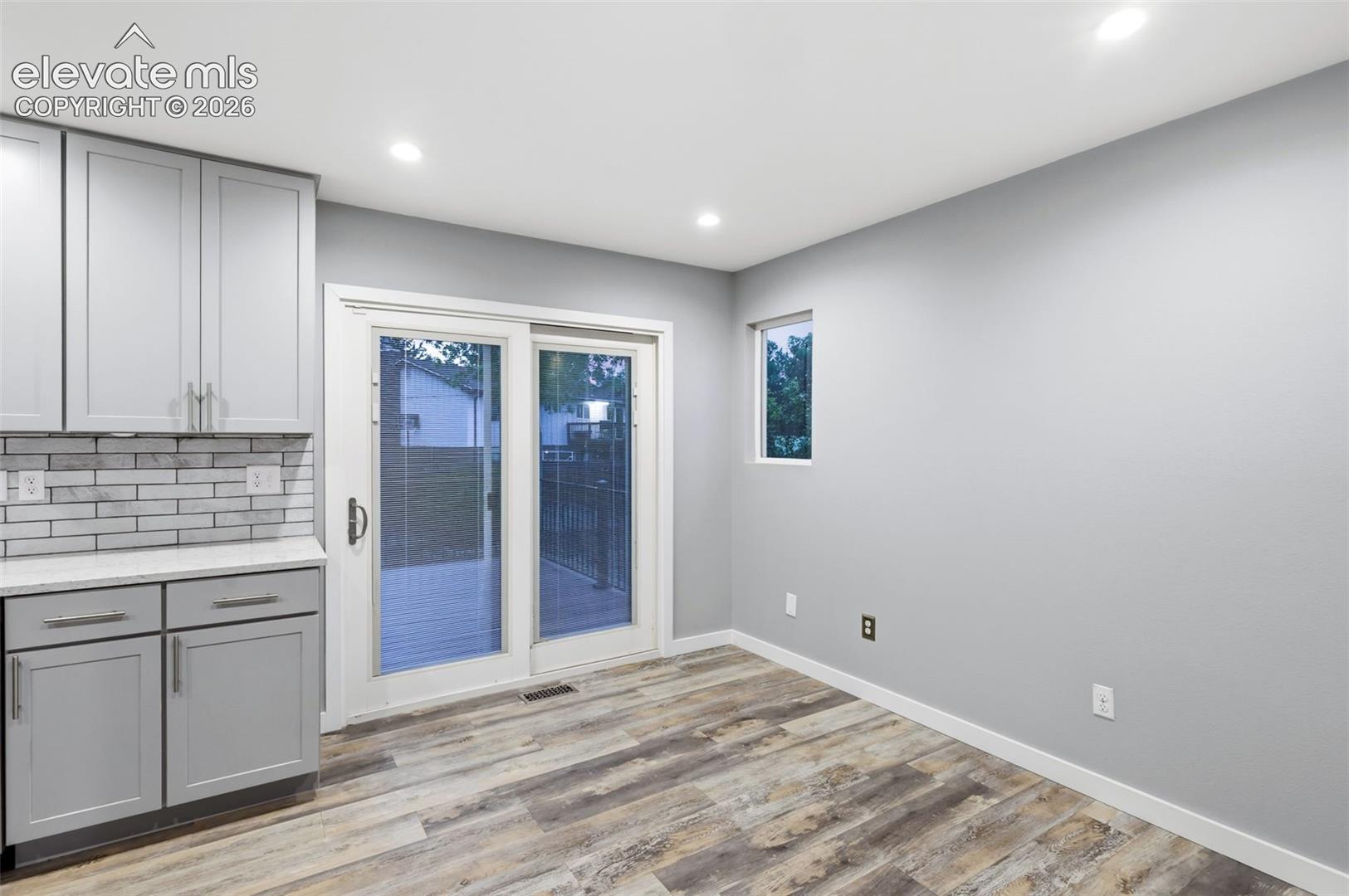 Listing photo 15 for 6973 Roaring Spring Avenue