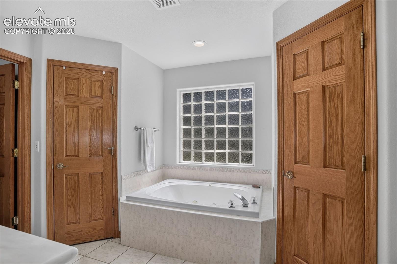 Listing photo 22 for 11570 Milford Road