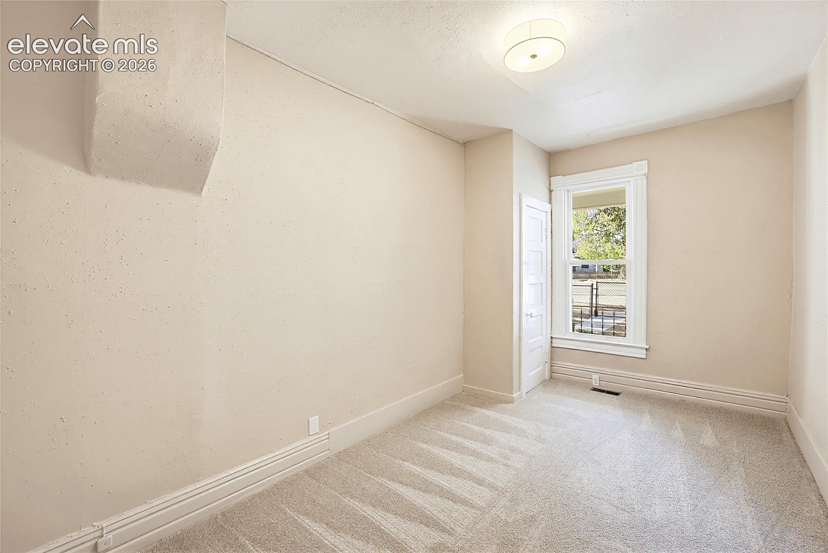 Listing photo 17 for 621 E Cache La Poudre Street