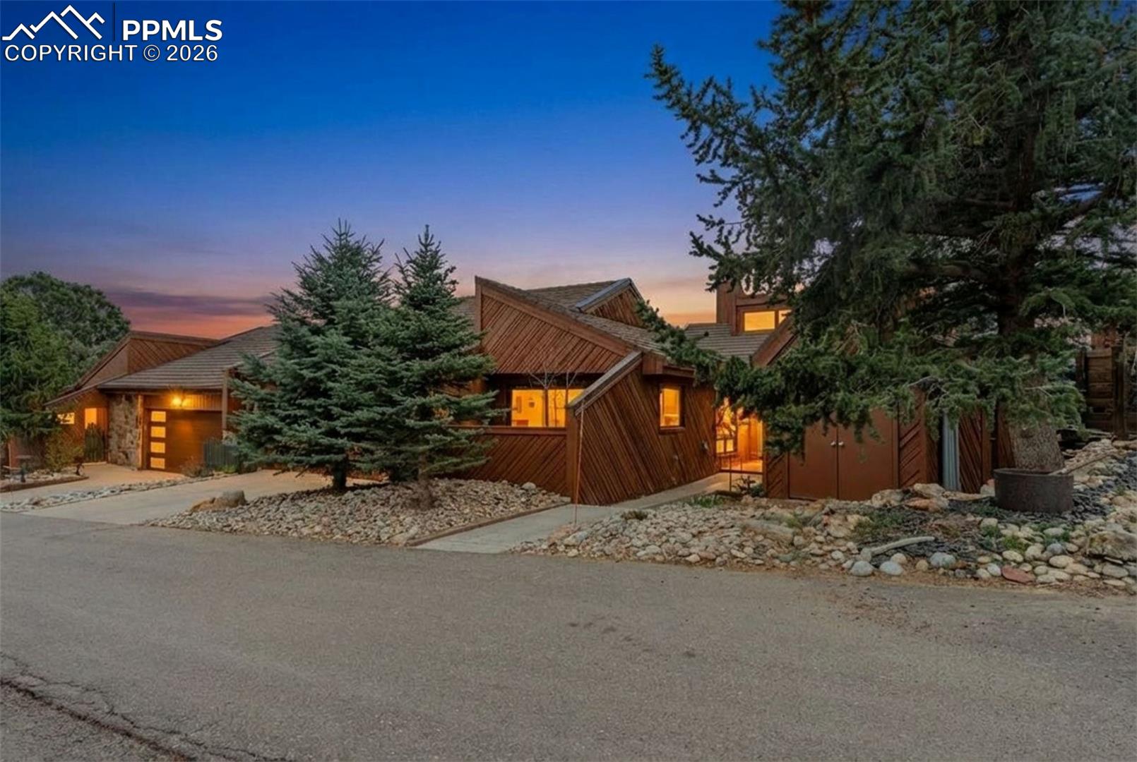 4452 Sentinel Rock NA