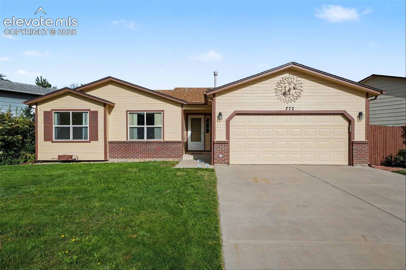 772 Foxwood Drive, photo 2