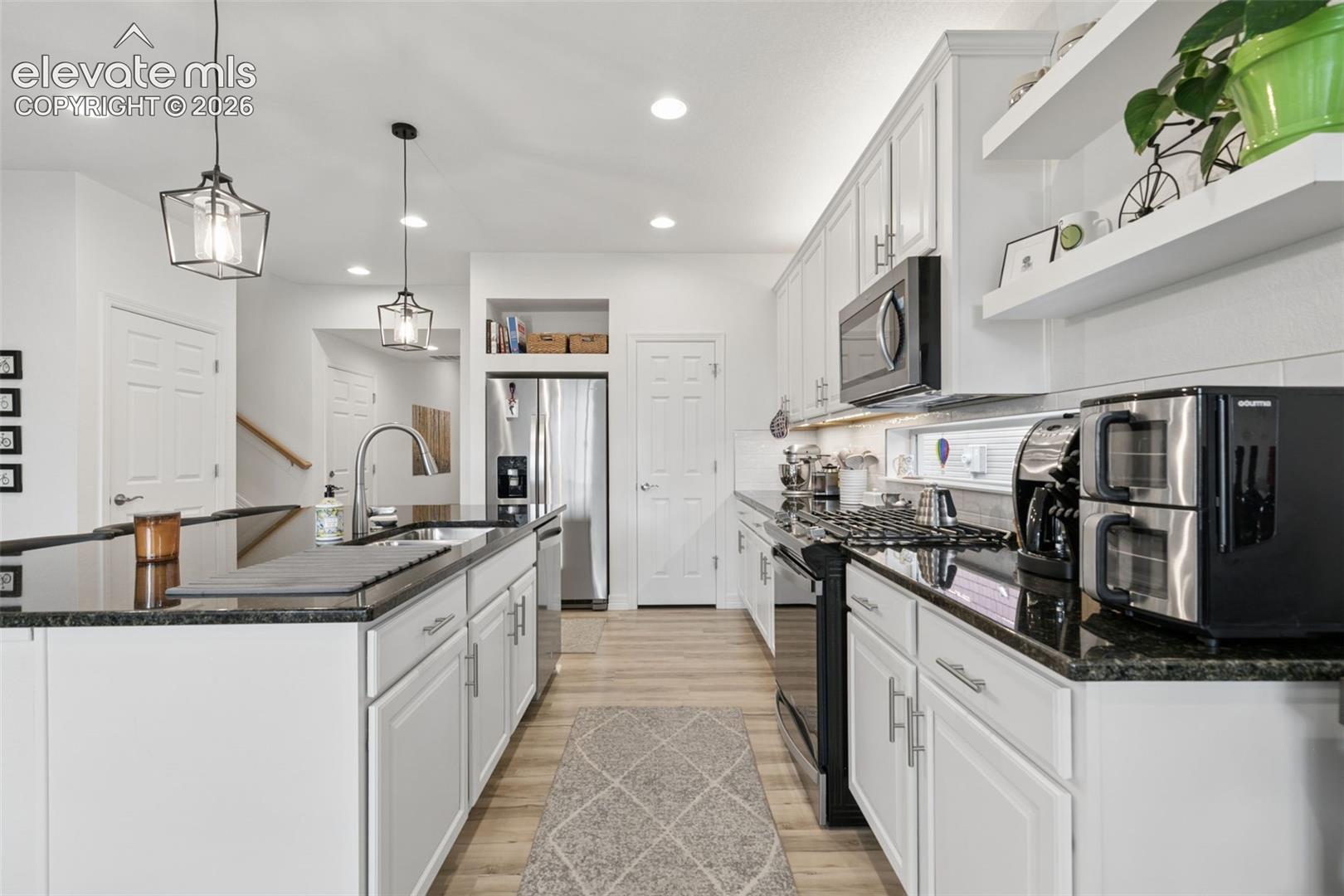 Listing photo 17 for 8948 Braemore Heights
