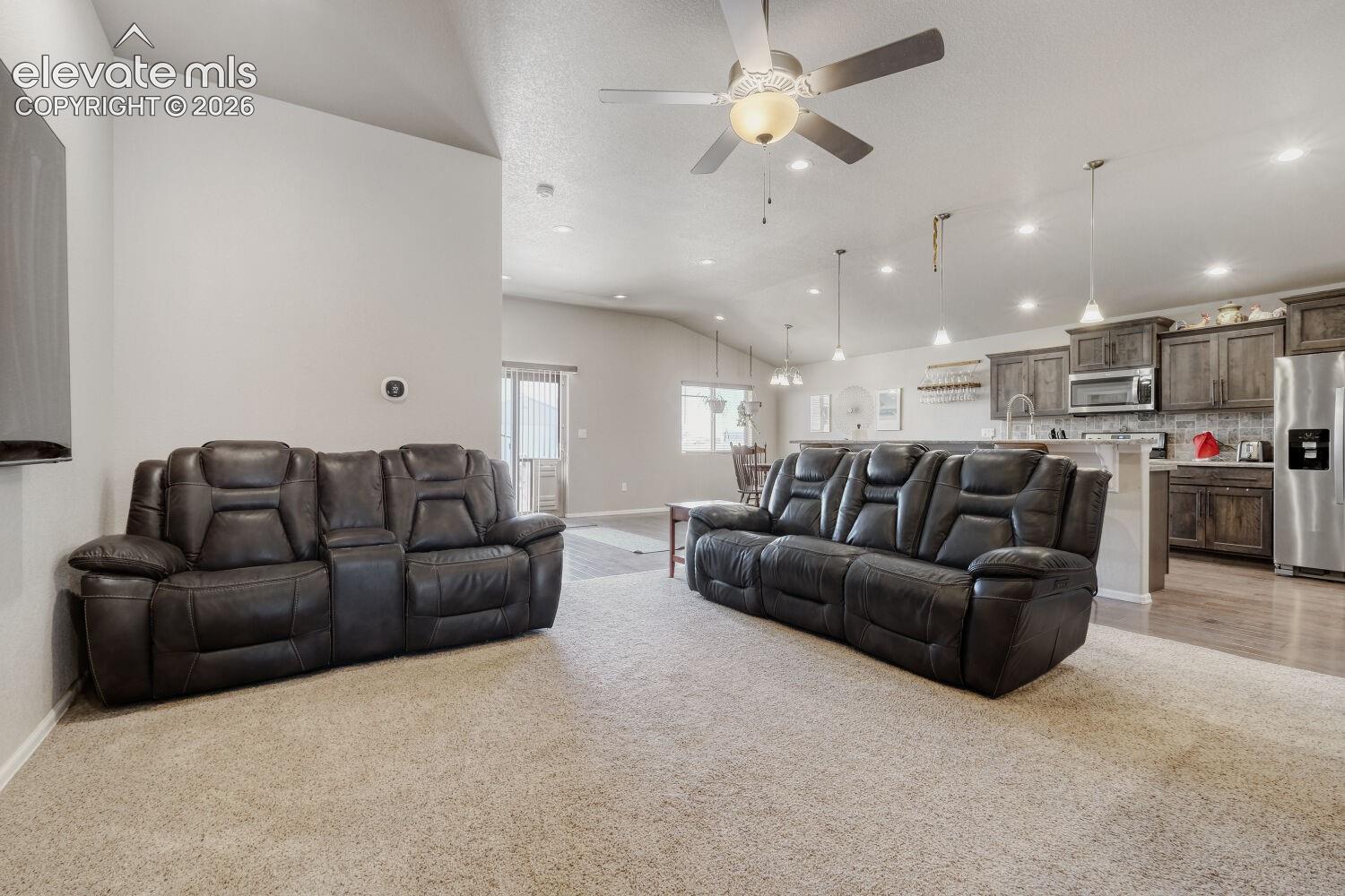 Listing photo 6 for 555 N Verbena Drive