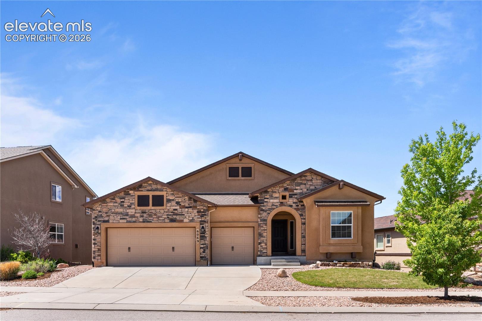 6069 Rowdy Drive, photo 3