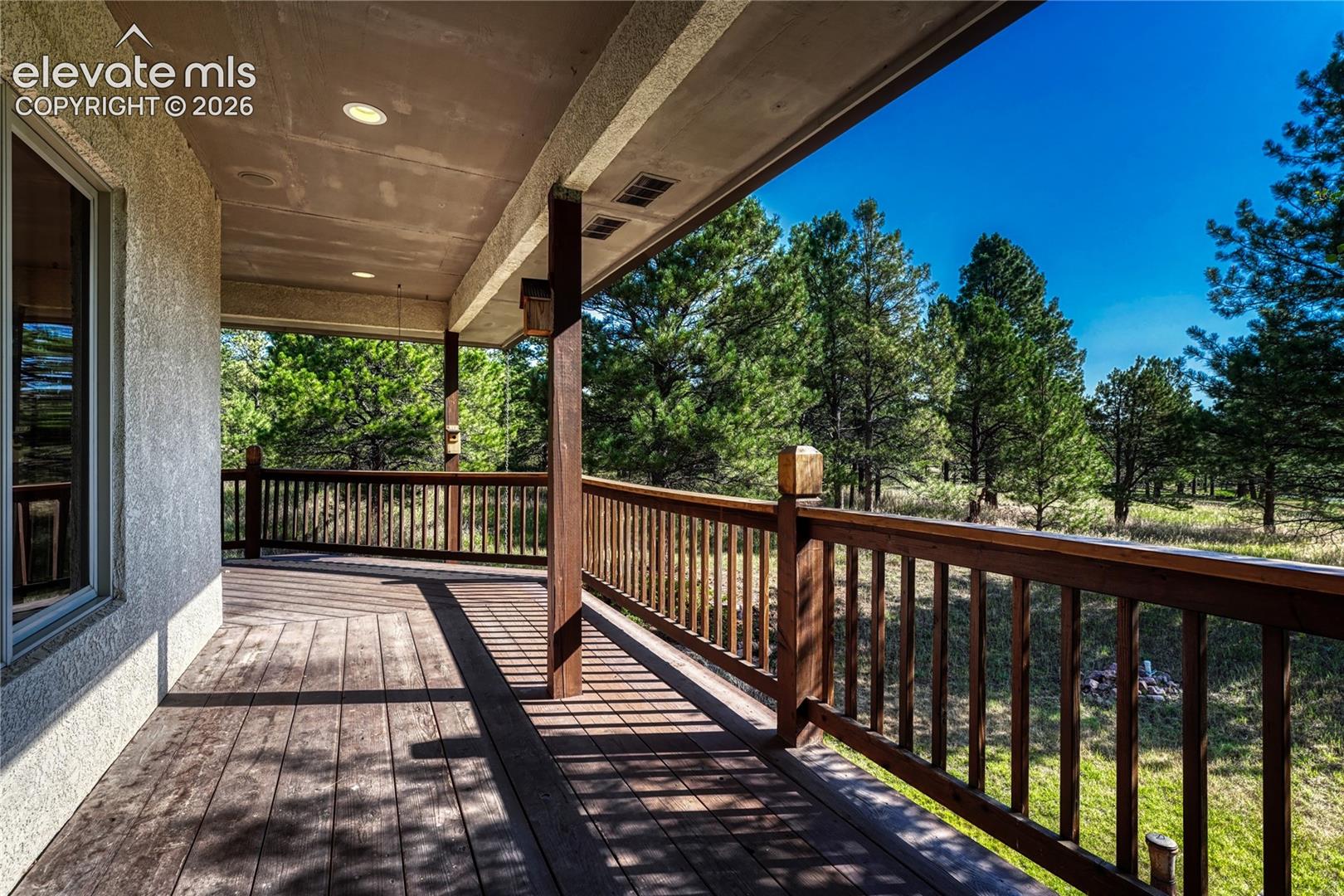 Listing photo 8 for 19435 Sherwood Trail