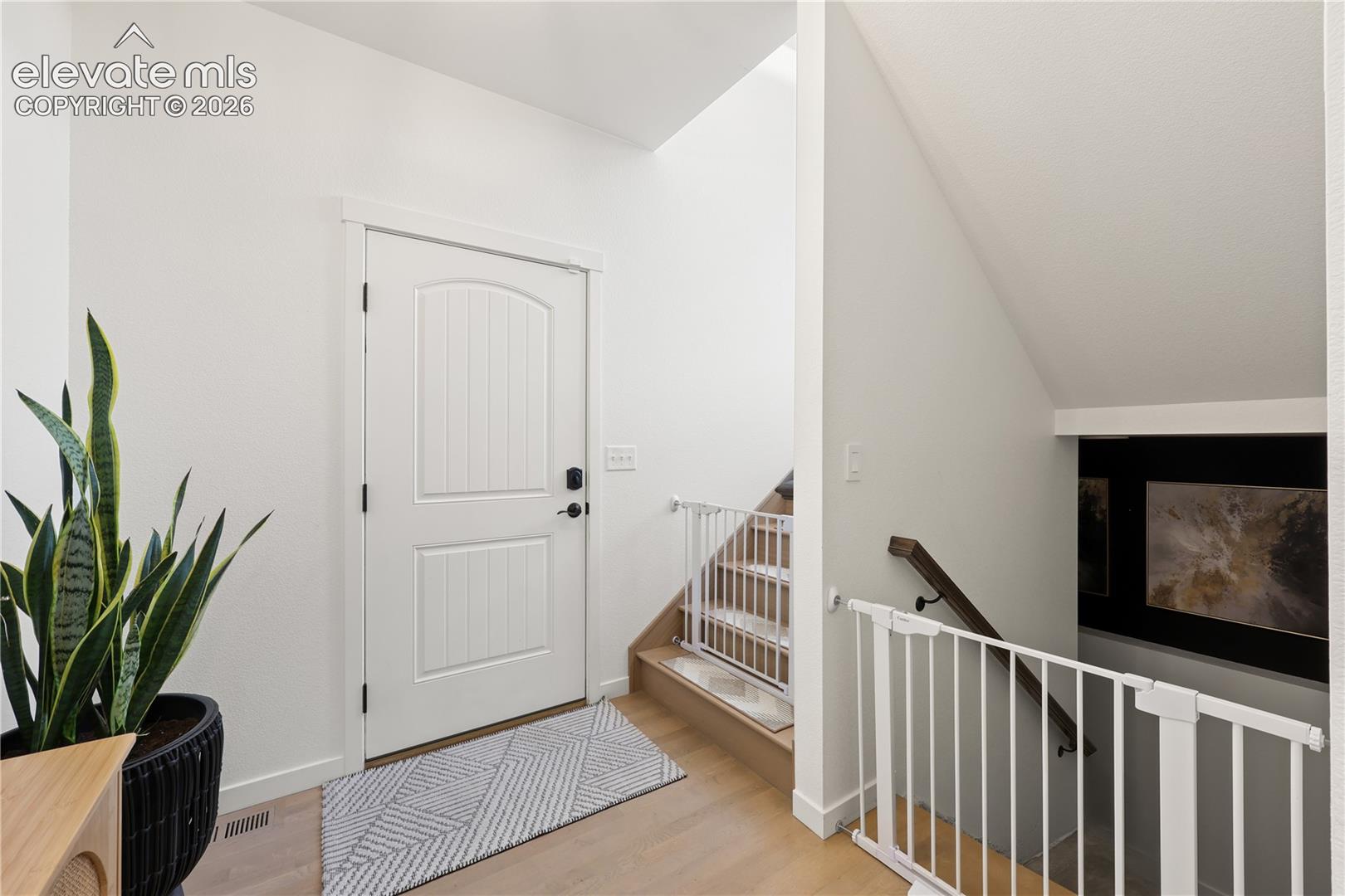 Listing photo 13 for 6538 Cumbre Vista Way