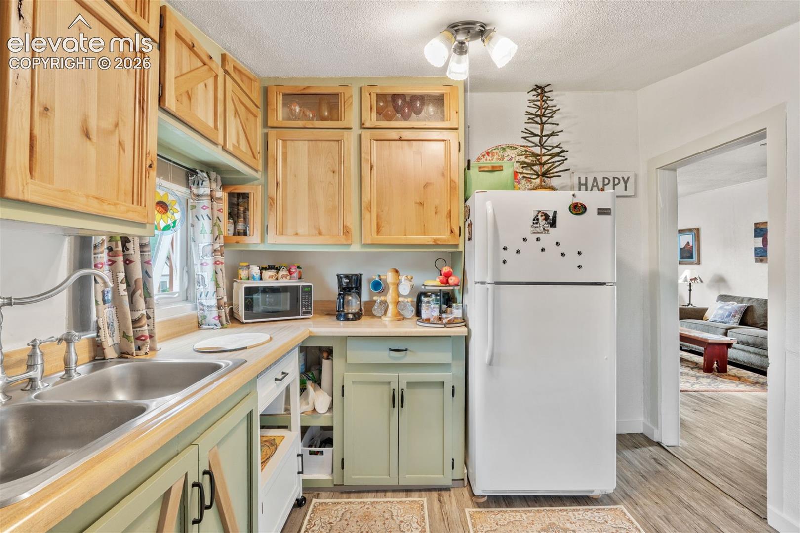 Listing photo 18 for 331 E Golden Avenue
