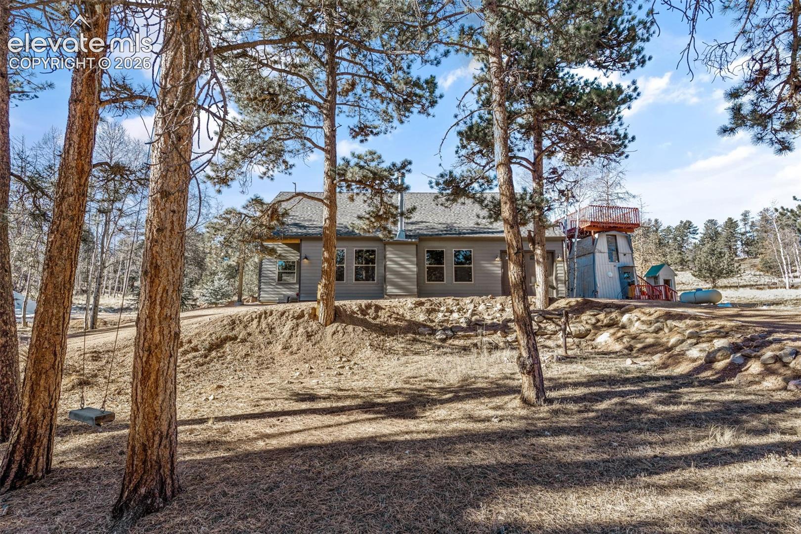 Listing photo 2 for 2270 Pikes Peak Drive