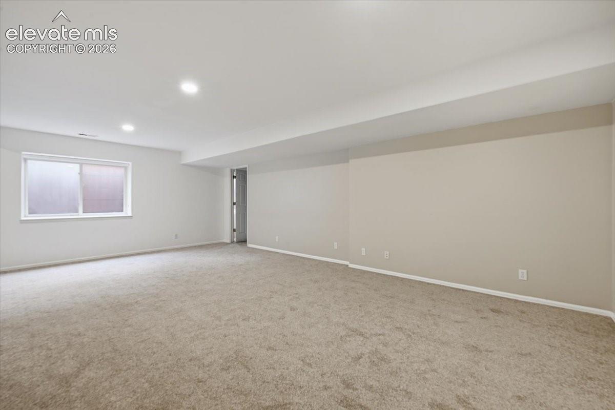 Listing photo 28 for 12 Luxury Lane