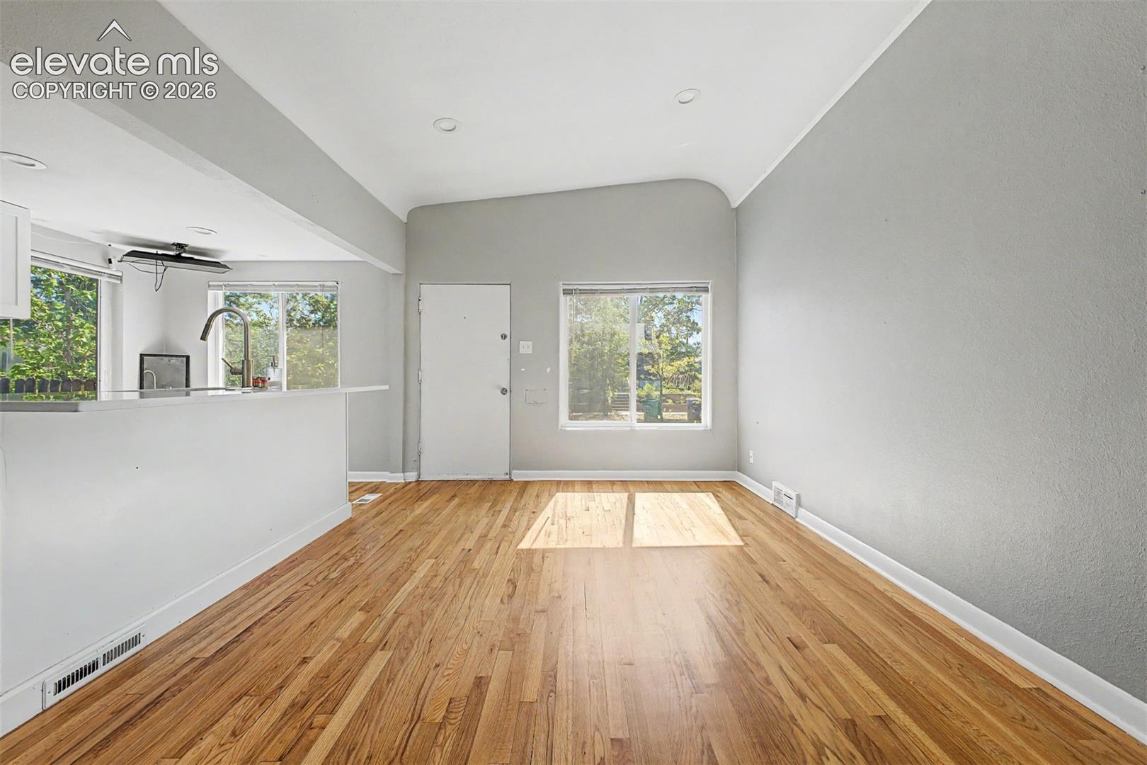 Listing photo 12 for 3505 N Elizabeth Street