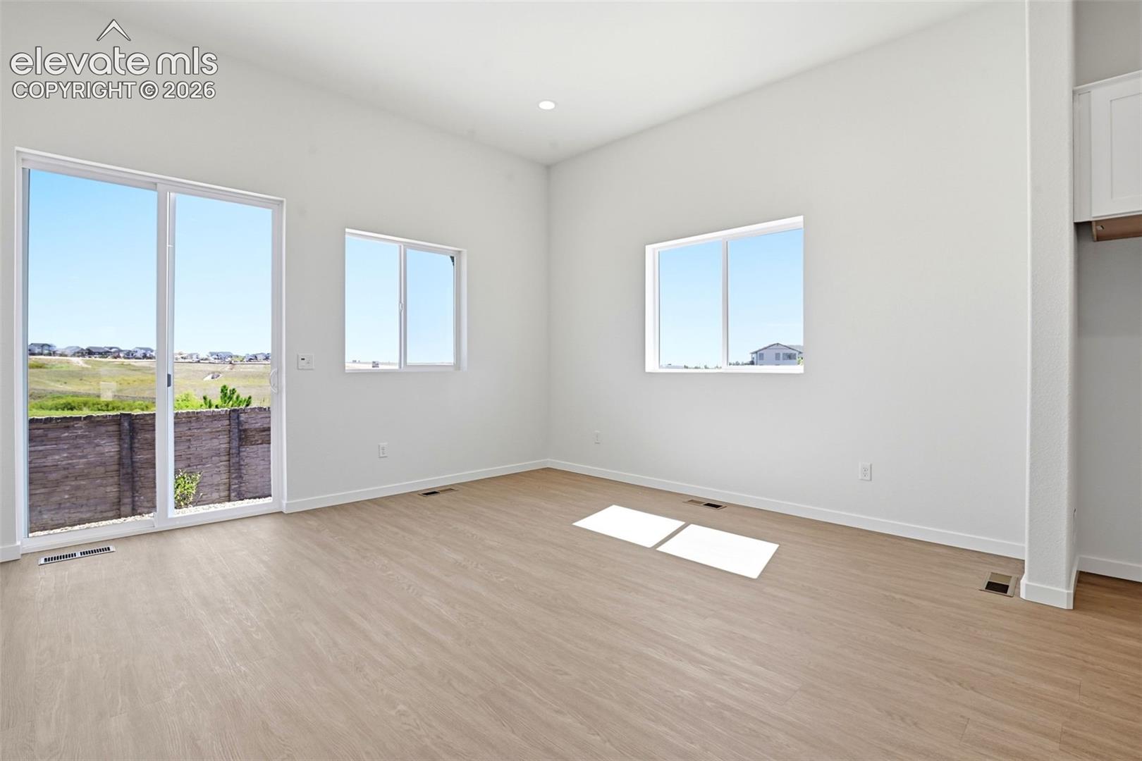 Listing photo 20 for 8039 School House Drive