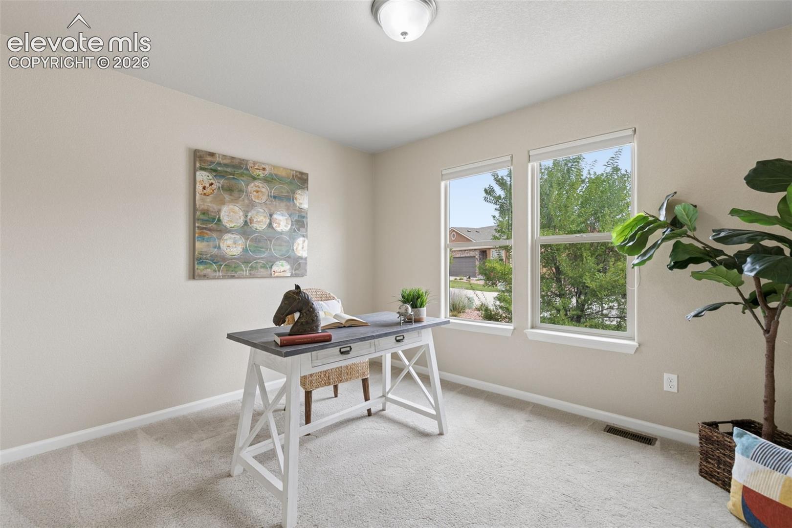 Listing photo 16 for 8042 Potentilla Grove